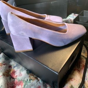 LOQ suede villa pump lavanda very great condition